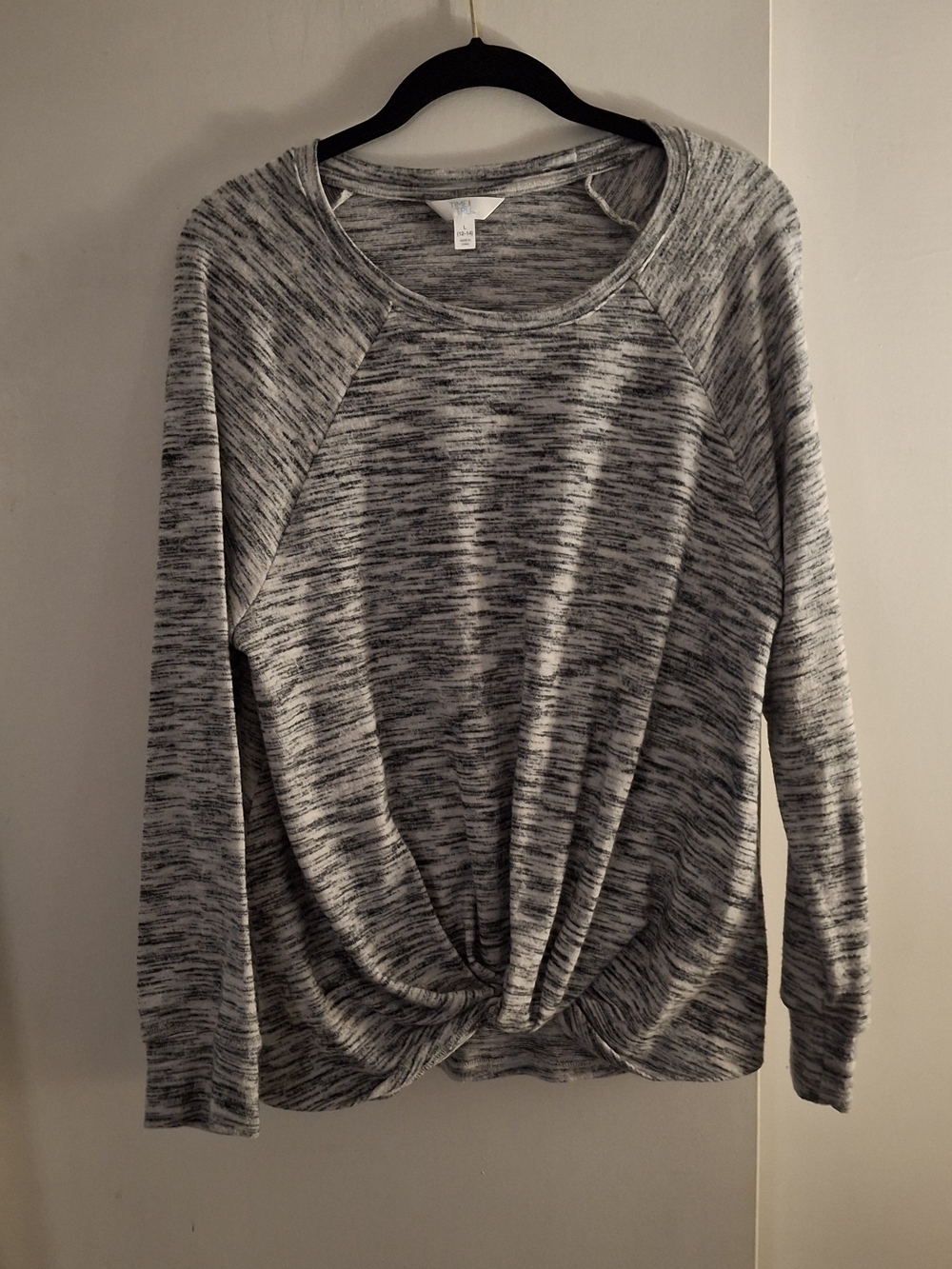 Time & Tru Women's Gray Marled Twist-Front Long Sleeve Top